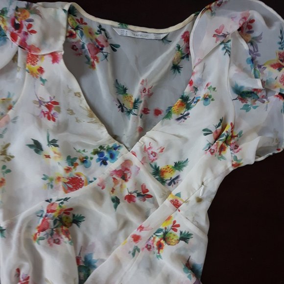 Trafaluc Sheer Floral Top - Picture 2 of 4